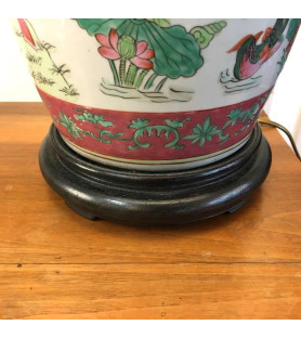 Lampe chinoise porcelaine vendue par notre petite brocante
