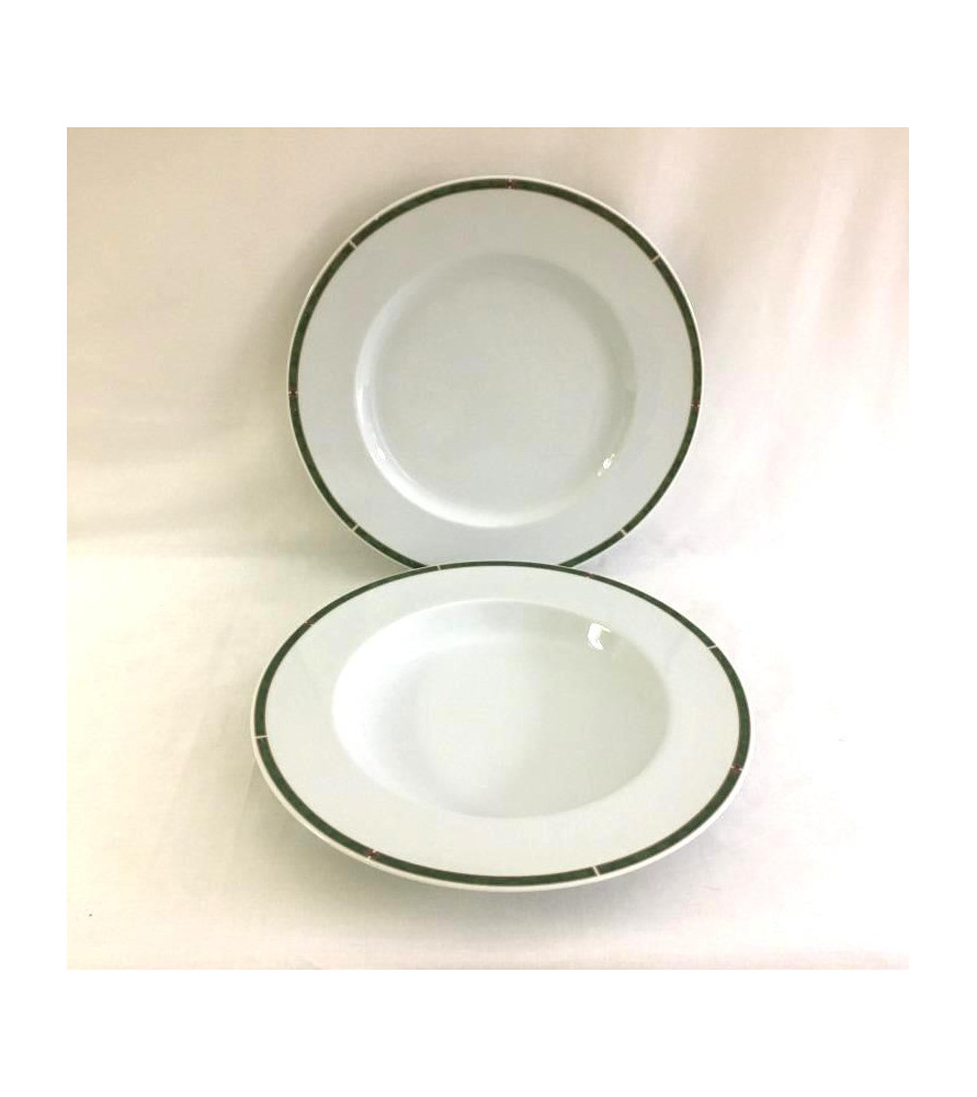 Plats  en porcelaine Limoges Agathe vendus par notre petite brocante.