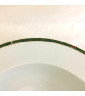 Plats  en porcelaine Limoges Agathe vendus par notre petite brocante.