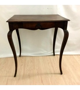 Petite table en noyer style...