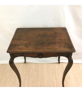 Petite table en noyer style...