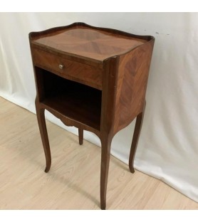 chevet marqueté bois de rose vendu par Notre petite brocante