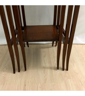 Tables gigognes bois vendues par Notre petite brocante à valence.