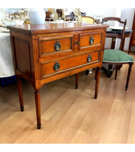 Petite commode en merisier vendue par notre petite brocante