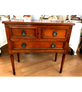 Petite commode en merisier vendue par notre petite brocante