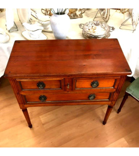 Petite commode en merisier vendue par notre petite brocante
