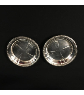 Dessous de carafe en métal argenté vendus par Notre petite brocante