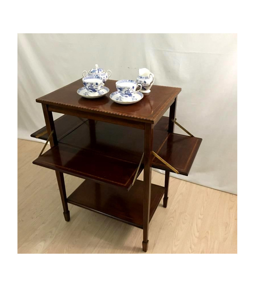Table à thé en placage d'acajou vedue par notre petite brocante