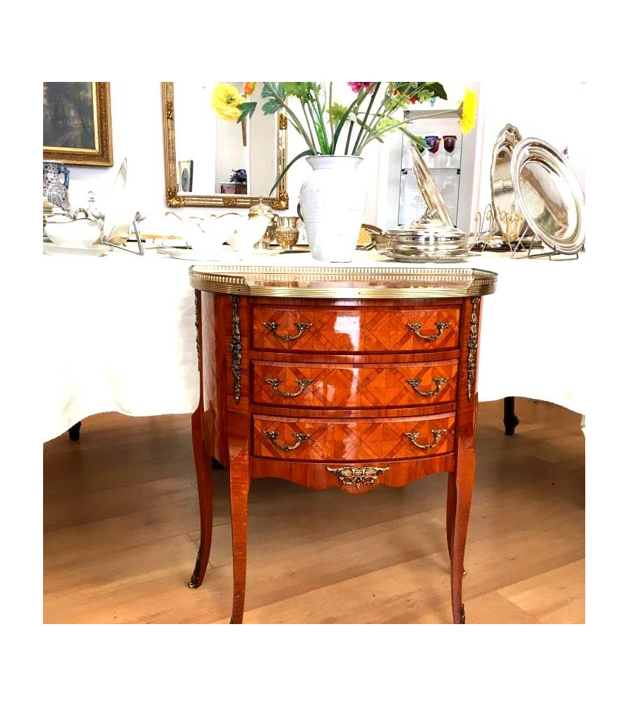 Petite commode de tsyle Transition vendue par notre petite brocante