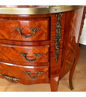 Petite commode de tsyle Transition vendue par notre petite brocante