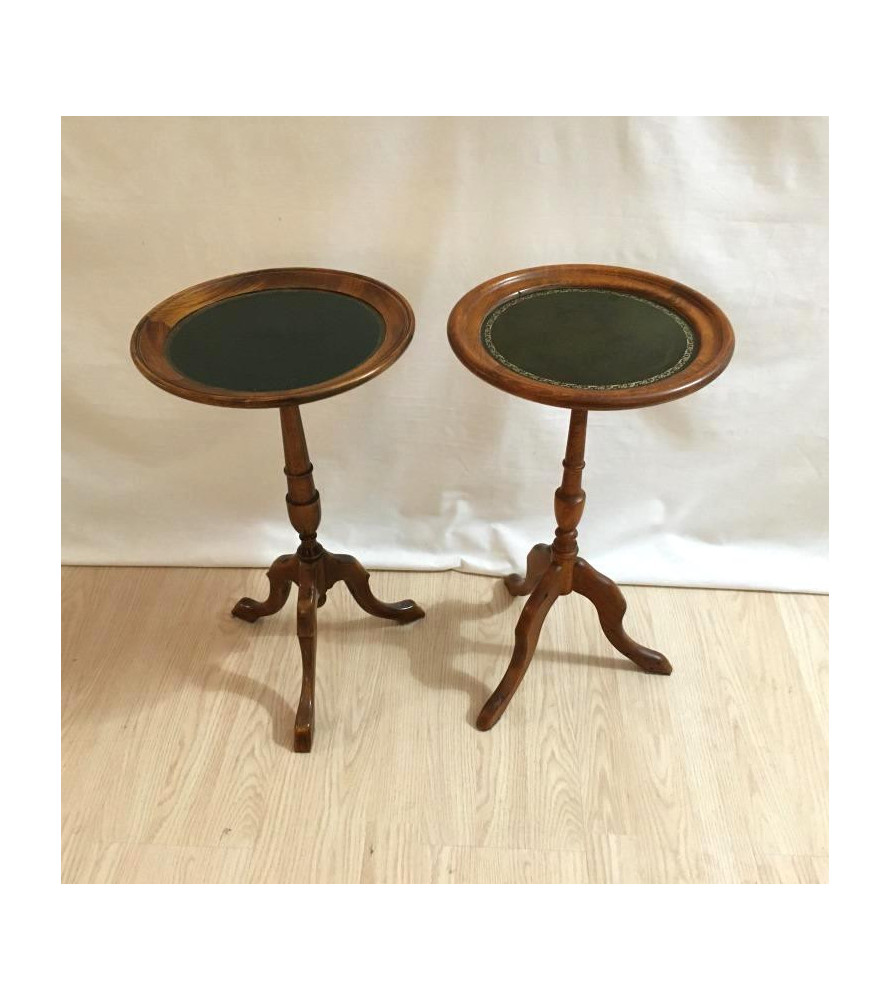 Paire de petites tables d'appoint vendues par notre petite brocante