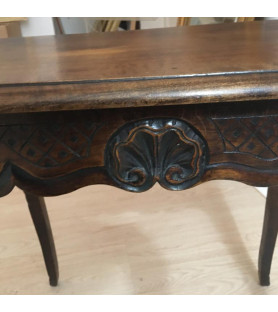 Petite table de style Louis XV vendue par notre petite brocante