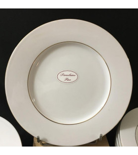 Service porcelaine "filet or" vendu par notre petite brocante