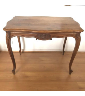 Table de milieu noyer vendu par notre petite brocante