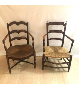 Fauteuils paillés rustiques vendus par Notre petite brocante