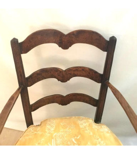 Fauteuils paillés rustiques vendus par Notre petite brocante